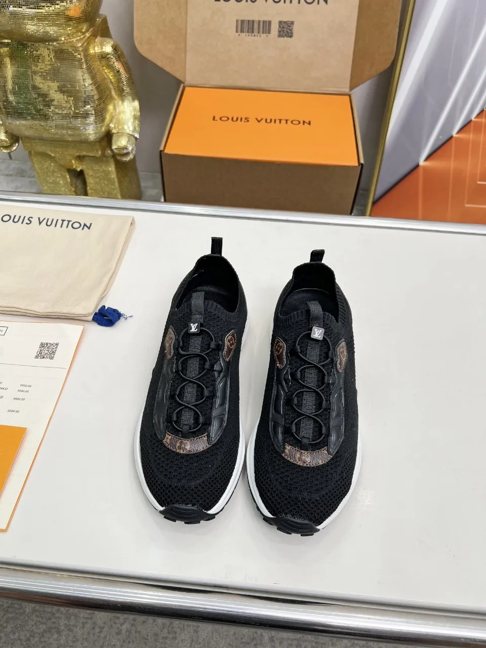 Men's Men's Shoes💰540 Men's and Women's LV Olym Men's Shoes💰ia sneakers are knitted technical fabric body with Monogram canvas trim, elastic laces and pull tabs for easy on and off, and light outsoles embellished with Monogram flowers for a comfortable and elastic wearing experience. Knitted technical fabric shoelaces, Louis Vuitton elements 35-45 (34*45*46* custom-made, non-refundable and non-exchangeable)
